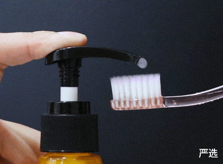 董璇|有一种脱颖而出叫“牙齿比脸上镜”，隔着滤镜都黄，一笑有点上头