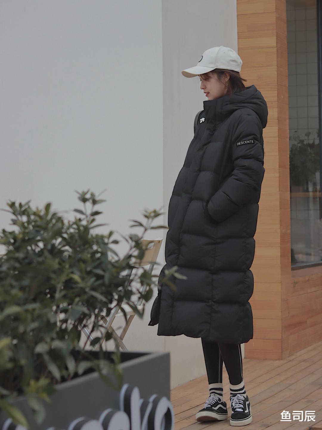 鱼司辰 秋冬,还没备长款羽绒服,选这4套能让你提升气质,精致又保暖