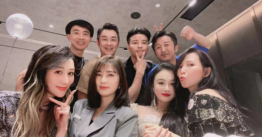 时尚风行派 拳王娇妻冉莹颖成中国卡戴珊！生日会穿低胸裙，生了三胎还那么辣