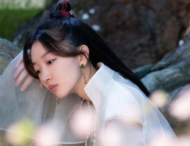 王祖蓝|周冬雨有黑幕?张钧甯投靠大佬?鞠婧祎演技差?王祖蓝压榨新人?