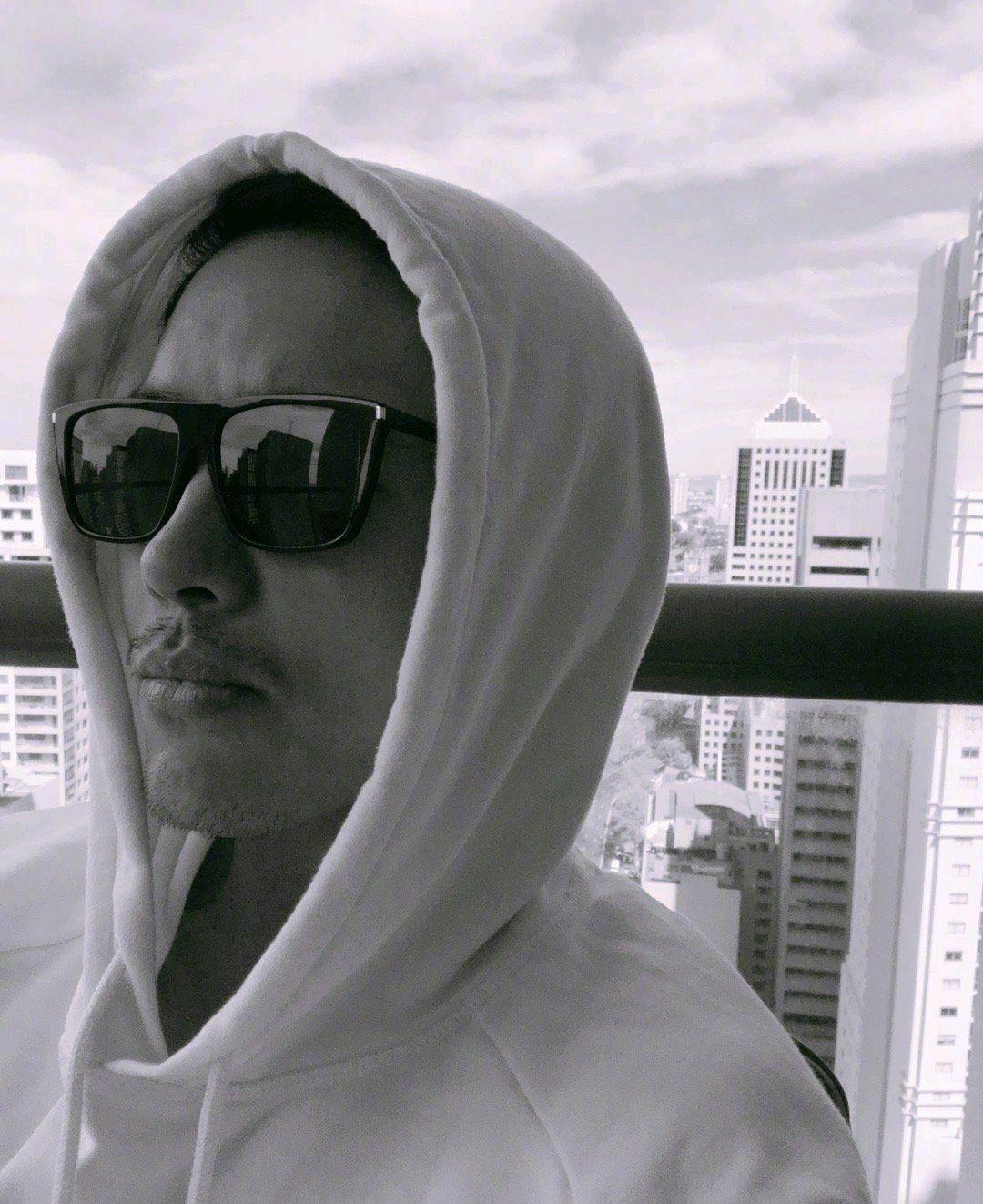 高云翔|高云翔回国后剪寸头自信不在，在董璇餐厅“打零工”，要复婚？