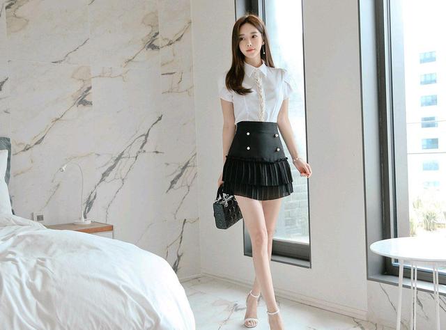 心壹文学|女神孙允珠高清时尚搭配:盛夏纯情曼妙的学园春白衬裙