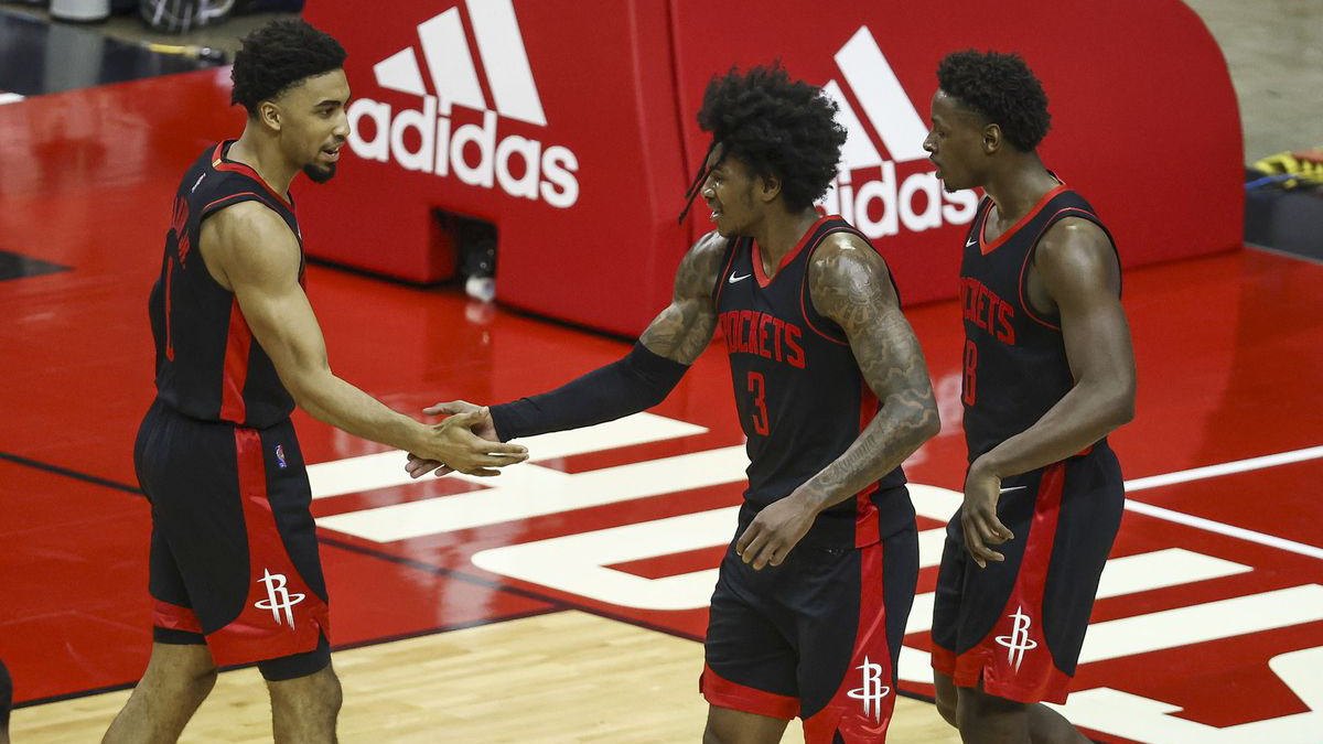 约翰·沃尔 留队意义不大！名记建议火箭摆脱7600万悍将：他比沃尔容易交易