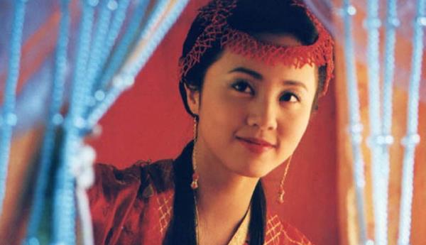 我在过马路|为爱退圈的十位女神，最久已相爱40年，仅她一人因生计被迫复出