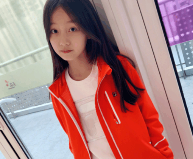 纪姿含|赵薇的“女儿”因长得太好看，被全网禁止整容，如今美到不敢认！