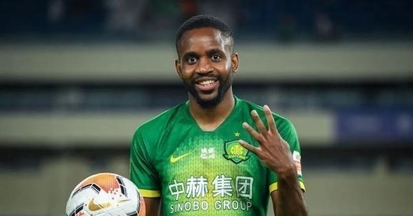 憨爸爸育儿|球迷生气了，万人留言教练下课：国足队长都来了还不赢，真水货