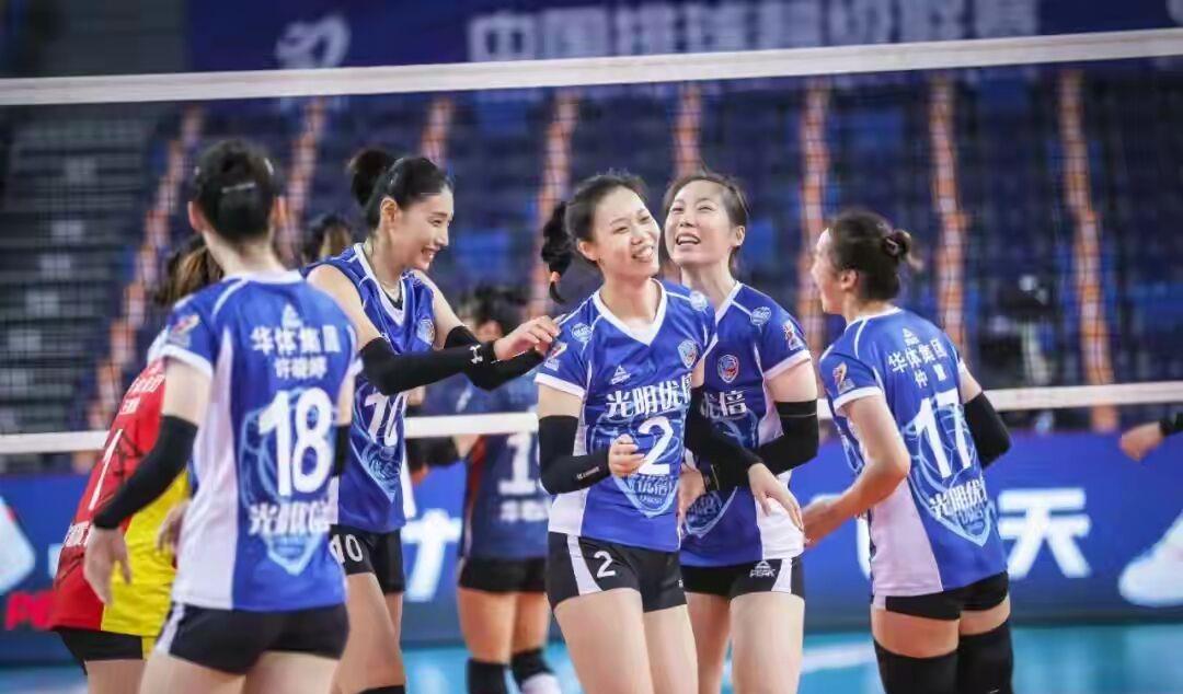 上海女排|她发球威力堪比瓦尔加斯让辽宁一传崩溃，或可成李盈莹国家队队友