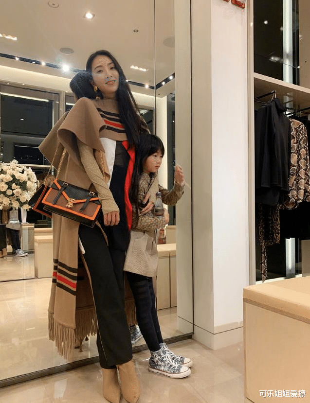 林雨申|曹格一双儿女整容式长大，儿子12岁帅成小硬汉，女儿大长腿吸睛