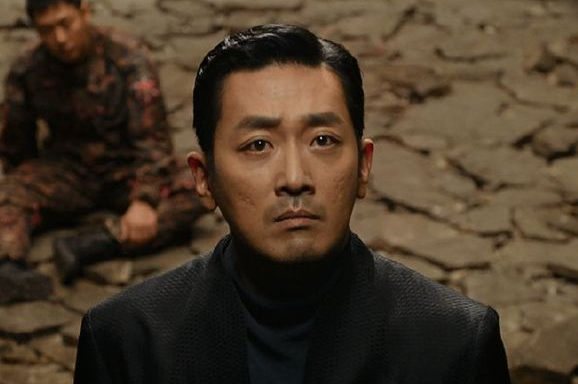 河正宇|43岁韩星河正宇要当哥哥了？75岁父亲的小女友怀孕，欲堕胎被起诉