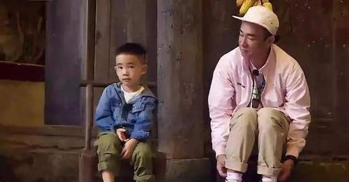 舜网 儿子的脸被同学“抓破相”，这位母亲的做法，让老师也心悦诚服