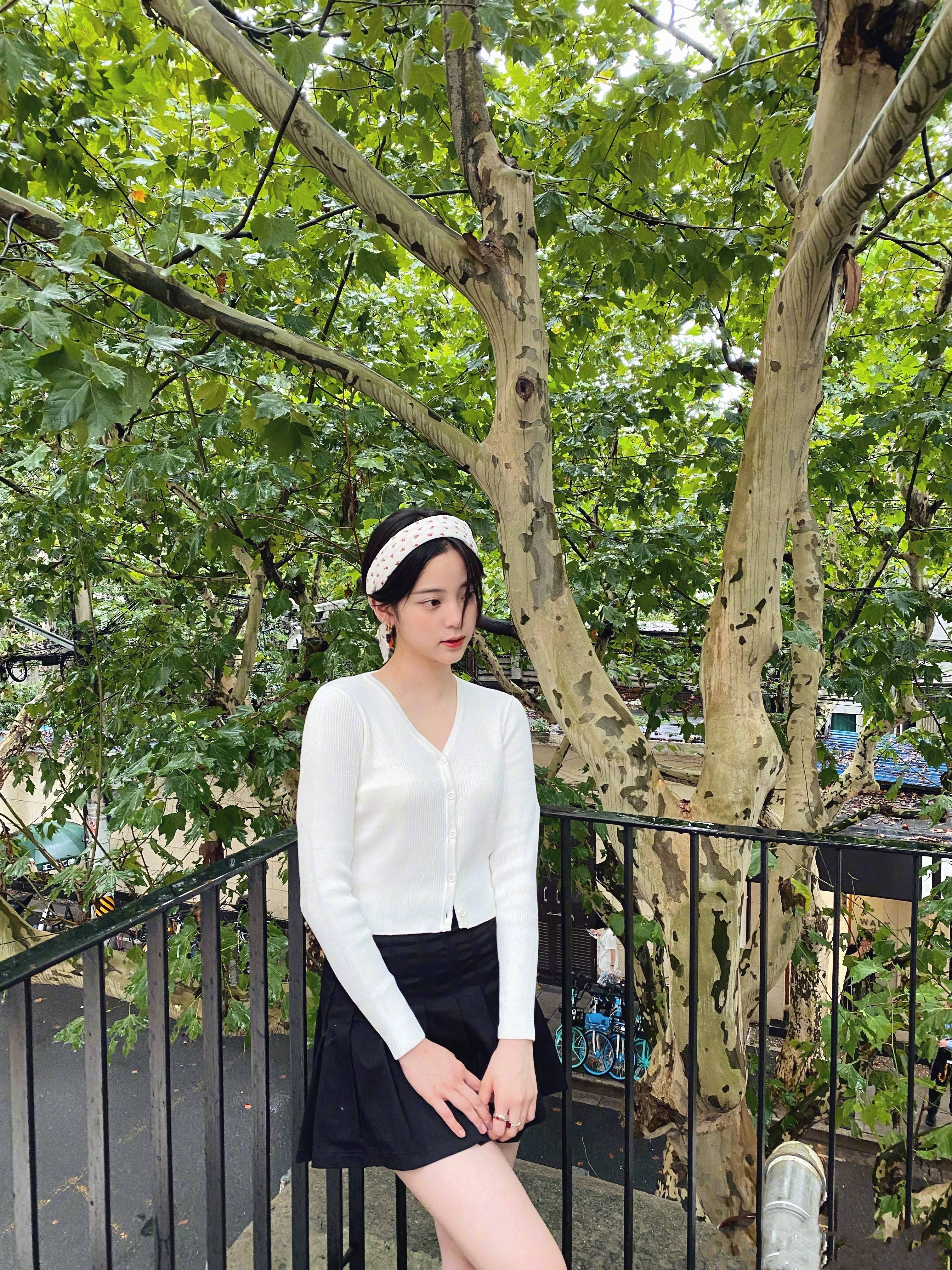 卓哥要火 欧阳娜娜穿仙女裙亮相,甜美少女感爆表,造型堪比“在逃公主”