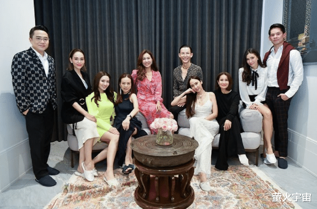 聚会|55岁泰国华裔富婆庆球队获胜开名媛趴，曝光豪宅，和泰剧一姐同框霸气压倒