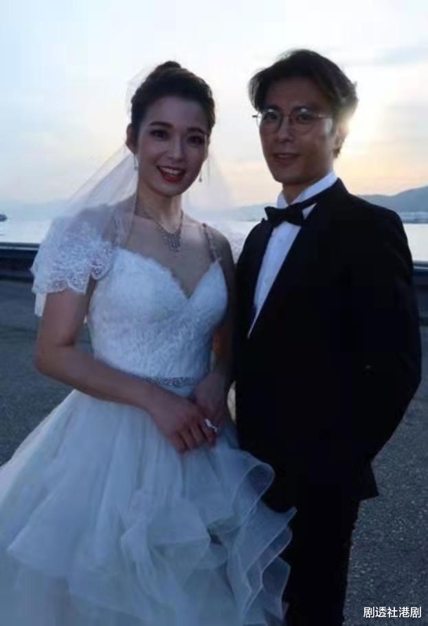 周嘉洛|回归有望？《爱回家》两大婚礼举行在即，周嘉洛惊现众人大合照中