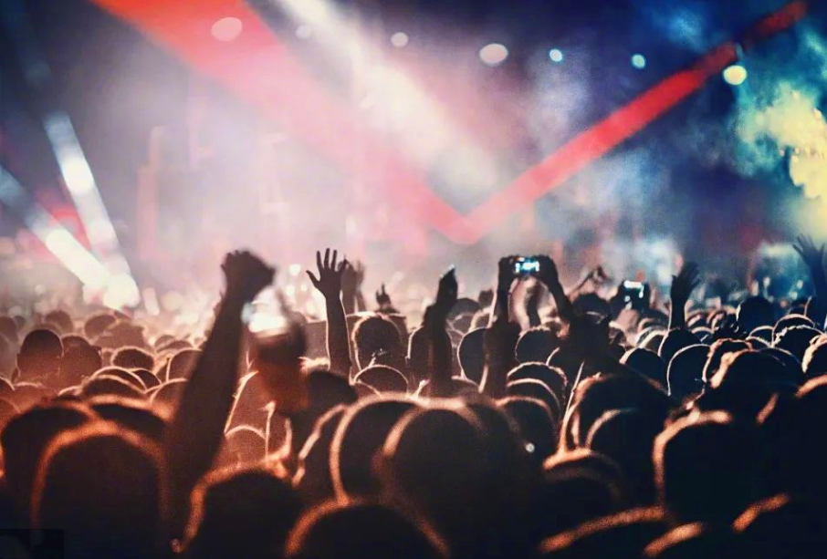 刘德华|饭圈文化驱邪扶正：为何一天倒掉270000瓶奶？刘德华谈什么是偶像