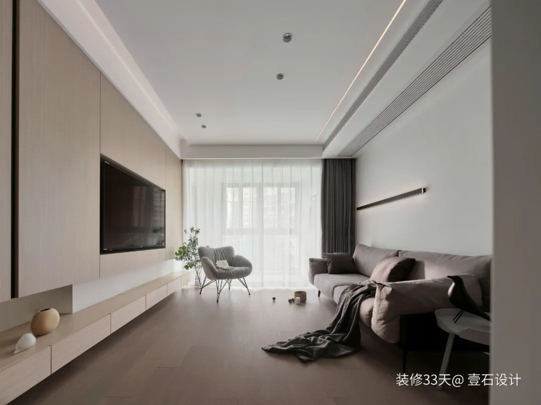 装修设计：129平现代简约素色调三室两卫