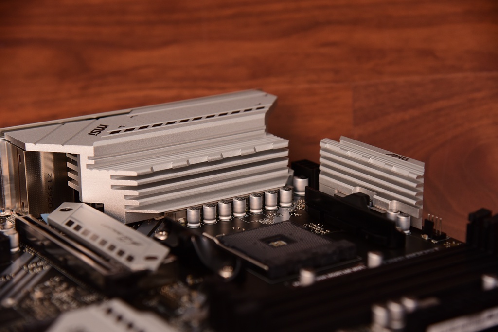 主板|PCIE4.0让NV1写入更快，微星B550M助力QLC寿命测试