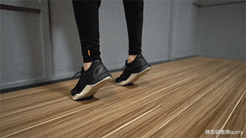 体态训练师curry|健身总是膝盖痛?那是你没练过这4个动作