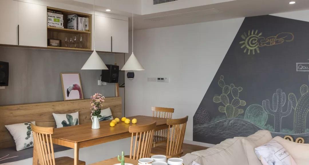 |他家的北欧风,原木家具温润如玉,客厅阳台一体,自然光线更充足