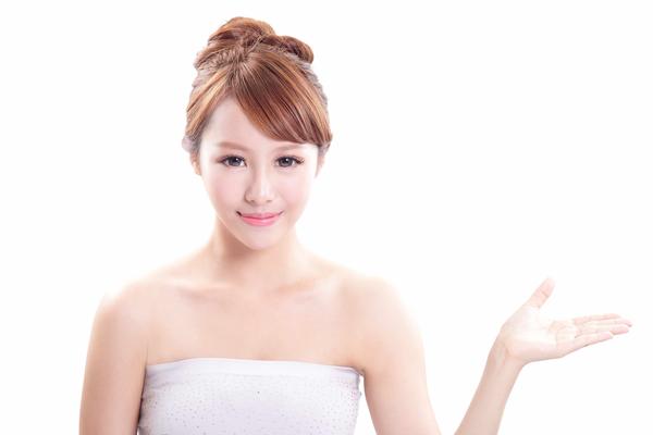健康周谈|肚脐眼里的“臭泥”是什么？能用手抠吗？听听医生怎么说