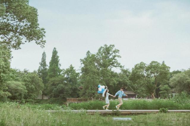 芙蓉镇 江西有一公园，被评为2020中国慢生活休闲体验区，坐拥5大景点