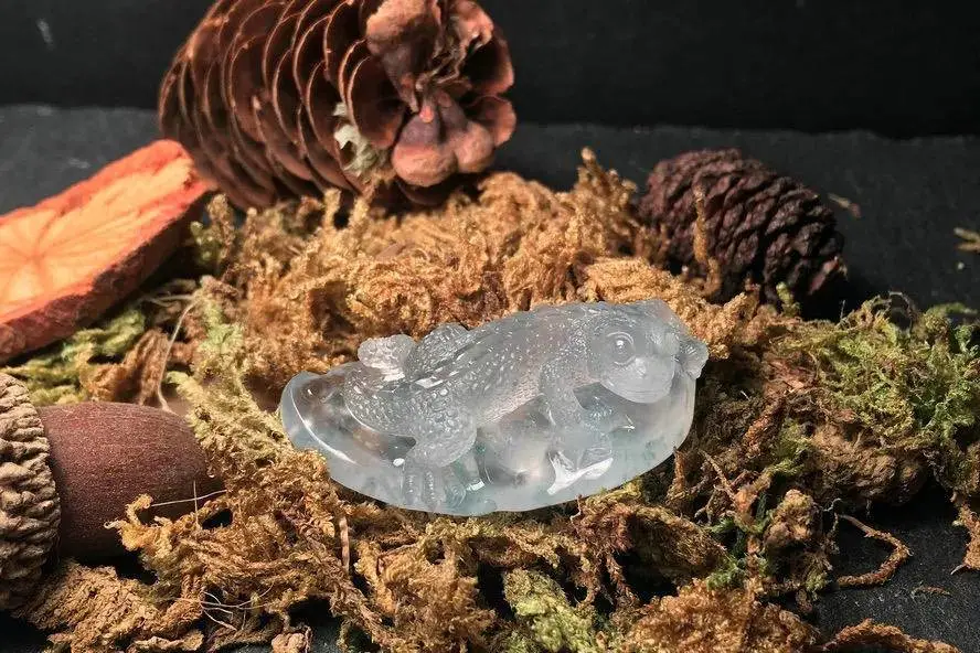 雕刻|翡翠原石边角料经过雕刻，出货十分惊艳！