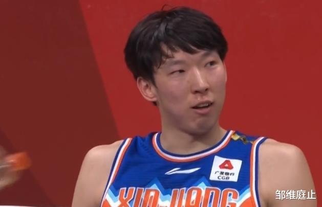 新疆男篮|22+7！全联盟最顶级的内线群被1人打爆，周琦和莫泰都毫无办法