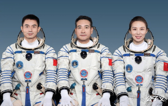 中国飞天的“铿锵玫瑰”,80后学霸不当老师,却选择成为女航天员