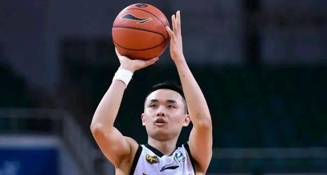 山西男籃|半場(chǎng)75分！山西男籃打出NBA水準(zhǔn)！原帥三分7中6，西蒙斯首秀！