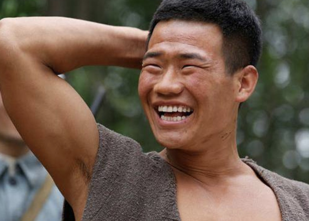 谢孟伟|“嘎子哥”谢孟伟又拍新网大，上线6天票房25万，被直播反噬明显