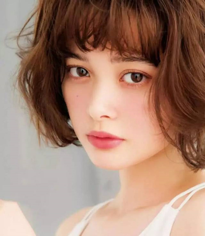 粉底液|妆感太过厚重?学学日杂的轻薄妆容吧,水润有光泽,还不显“假”