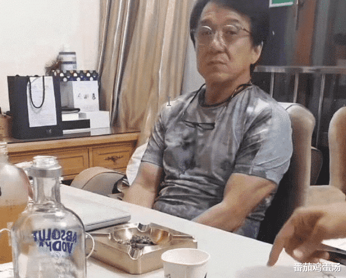 短发 让你能够在朋友圈“装X”的图片，赶紧拿走不用谢，哈哈哈哈哈哈