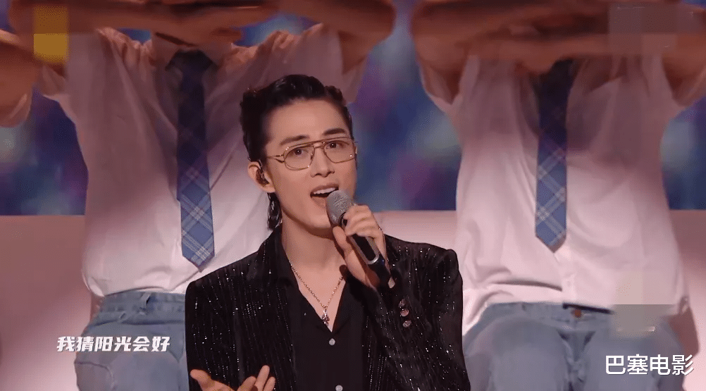 芒果台|芒果购物晚会一团糟，哥哥姐姐油腻大比拼，乱跳乱唱好尴尬