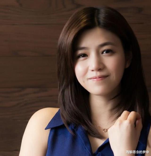 水果|人间初恋陈妍希,38岁终于瘦回来了,马甲线明显让人羡慕