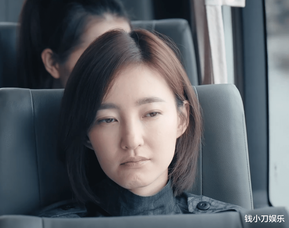 高秉烛|第一集就是男主被绿，女主遭遇三人行，这剧真敢拍啊！