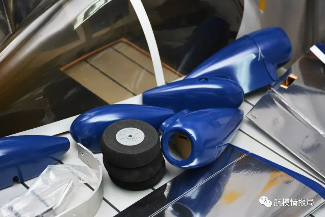 动力学 航模测评   酷似宇宙飞船，福莱特出品的蟋蟀双发像真机开箱和飞行