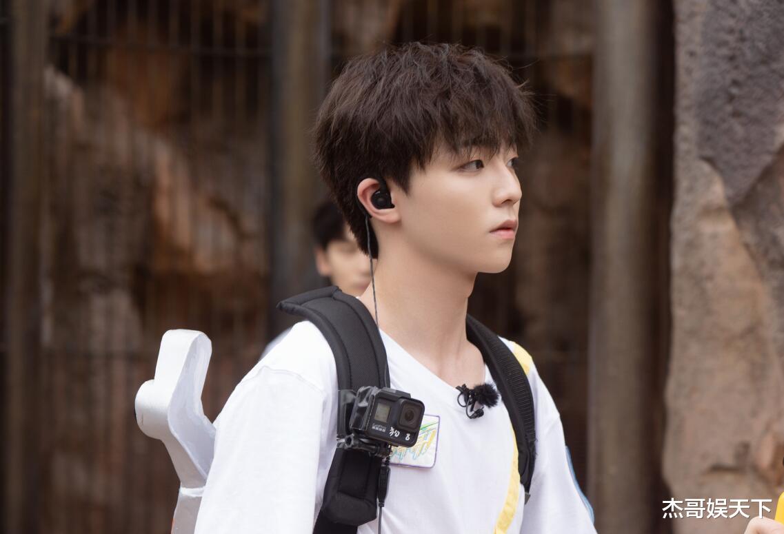 王耀庆|王耀庆自曝游戏设计的bug，乔振宇宋威龙摔倒暗示了游戏执行的bug