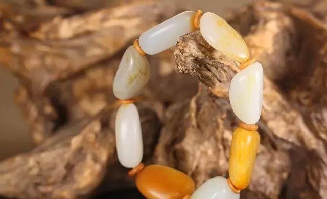 |和田玉原石手串|愿你出走半生,归来仍是少年