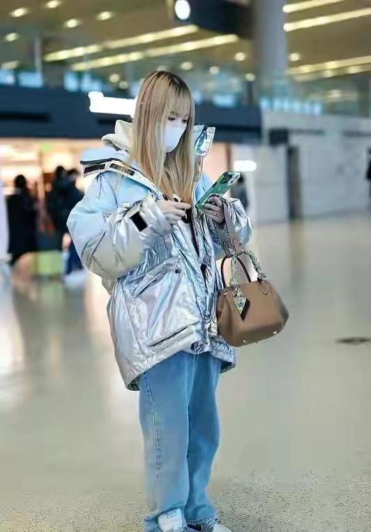 马蓉|马蓉女儿长这么大了！10岁身高随爸穿衣变小土妞，马蓉却越来越滋润