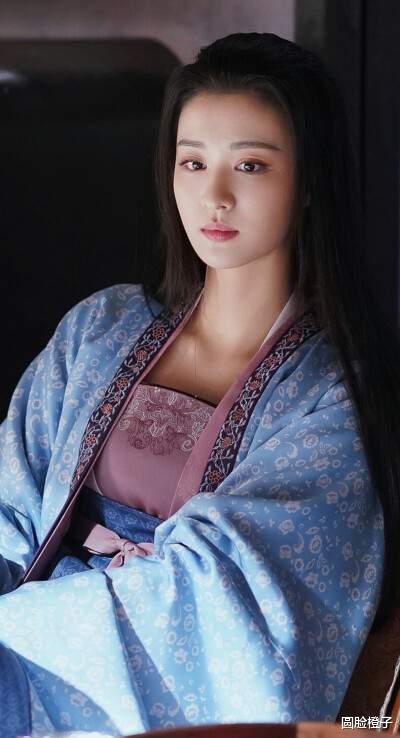 王楚然|总感觉王楚然长得像另一个女明星，终于找到了