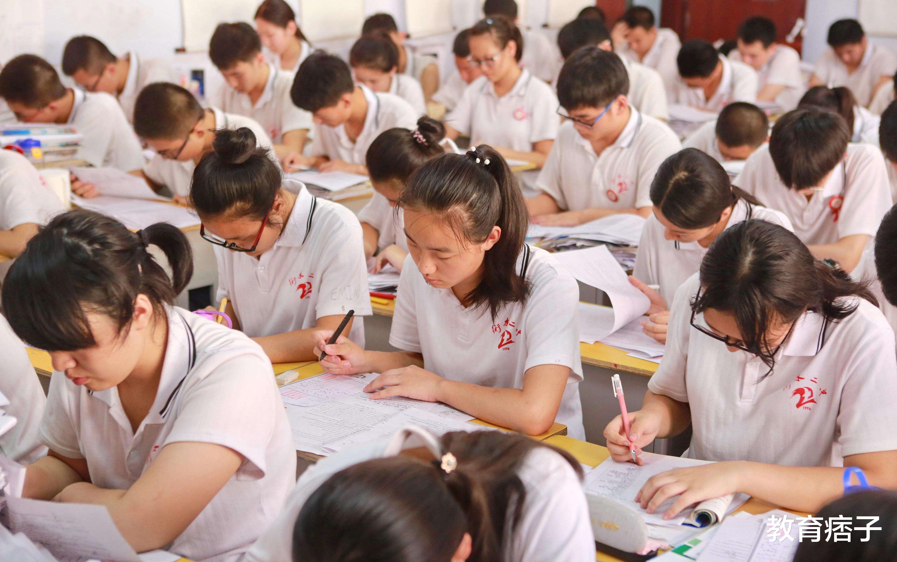 |高考最后10天，学生压力太大想回家自习？老师：支持两类学生回去