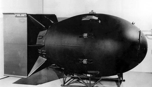 裂变 小小的原子为何可以释放出巨大能量，原子弹为何那么难造？