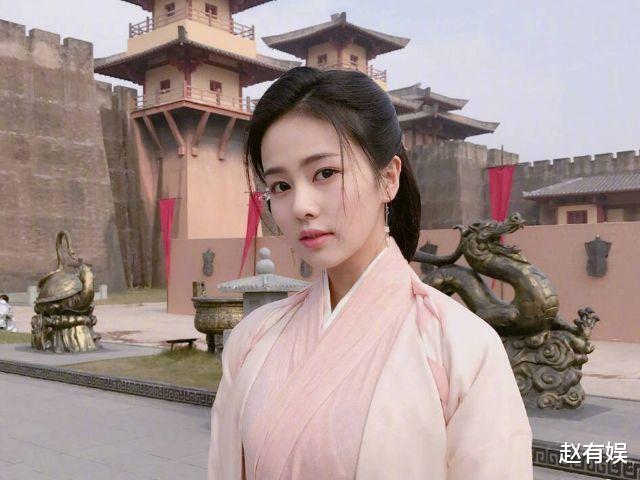 白梦妍|连续出演7部剧女主，于正为何如此用心捧白鹿？