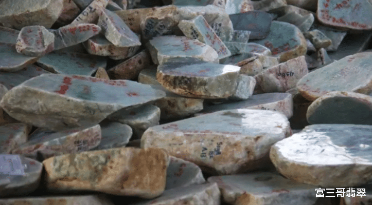 翡翠|翡翠矿山还没有开放开采，三月份却要恢复翡翠玉石公盘？