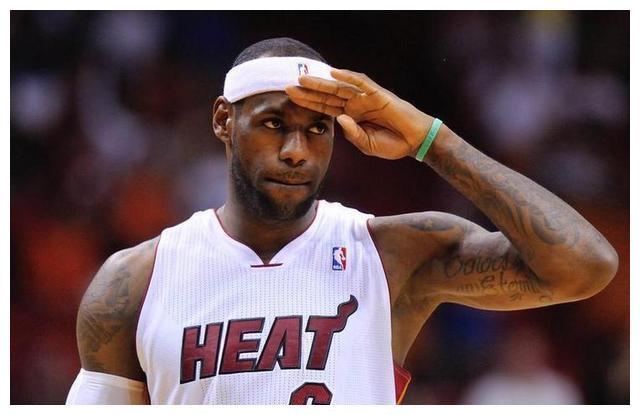 勒布朗·詹姆斯|哈斯勒姆:查尔莫斯当年差点暴揍詹姆斯,是我出面摆平了此事