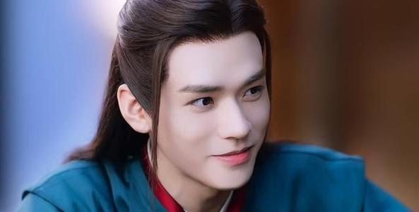 迪丽热巴|热巴龚俊将拍《帝皇书》？海报曝光 网友：这次给造型师加鸡腿