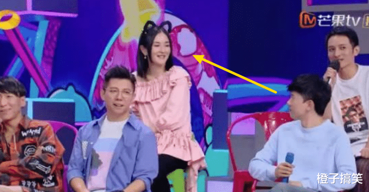 谢娜|40岁的谢娜，靠装疯卖傻走红，不知不觉拥有了“全世界”