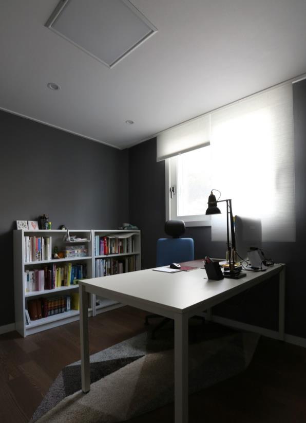 165㎡一家三口同住，不打通客厅阳台，折叠玻璃门做隔断，太巴适了