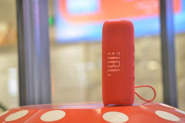 滴滴出行|JBL FLIP6赛道扬声器加持不仅有好声音，IPX67防水防尘，户外无忧