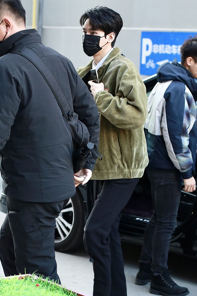 央视|央视文联春晚录制：张艺兴有“大佬”风范，唐艺昕和周翊然再聚首