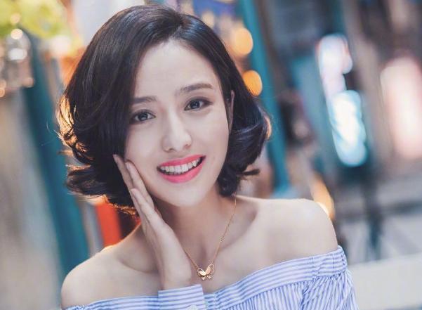 佟丽娅|有种基因突变叫佟丽娅儿子，出生时长相一般，刚过5岁却帅成男神